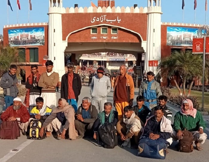 Pakistani-prisoners-return-home-after-completing-jail-sentences-in-India