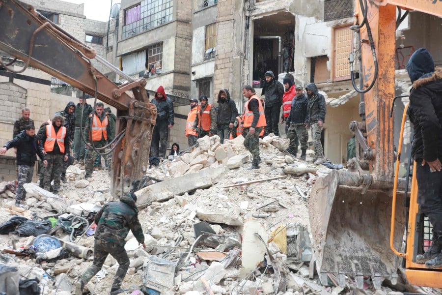 3 Yemeni families buried under earthquake debris in Turkiye